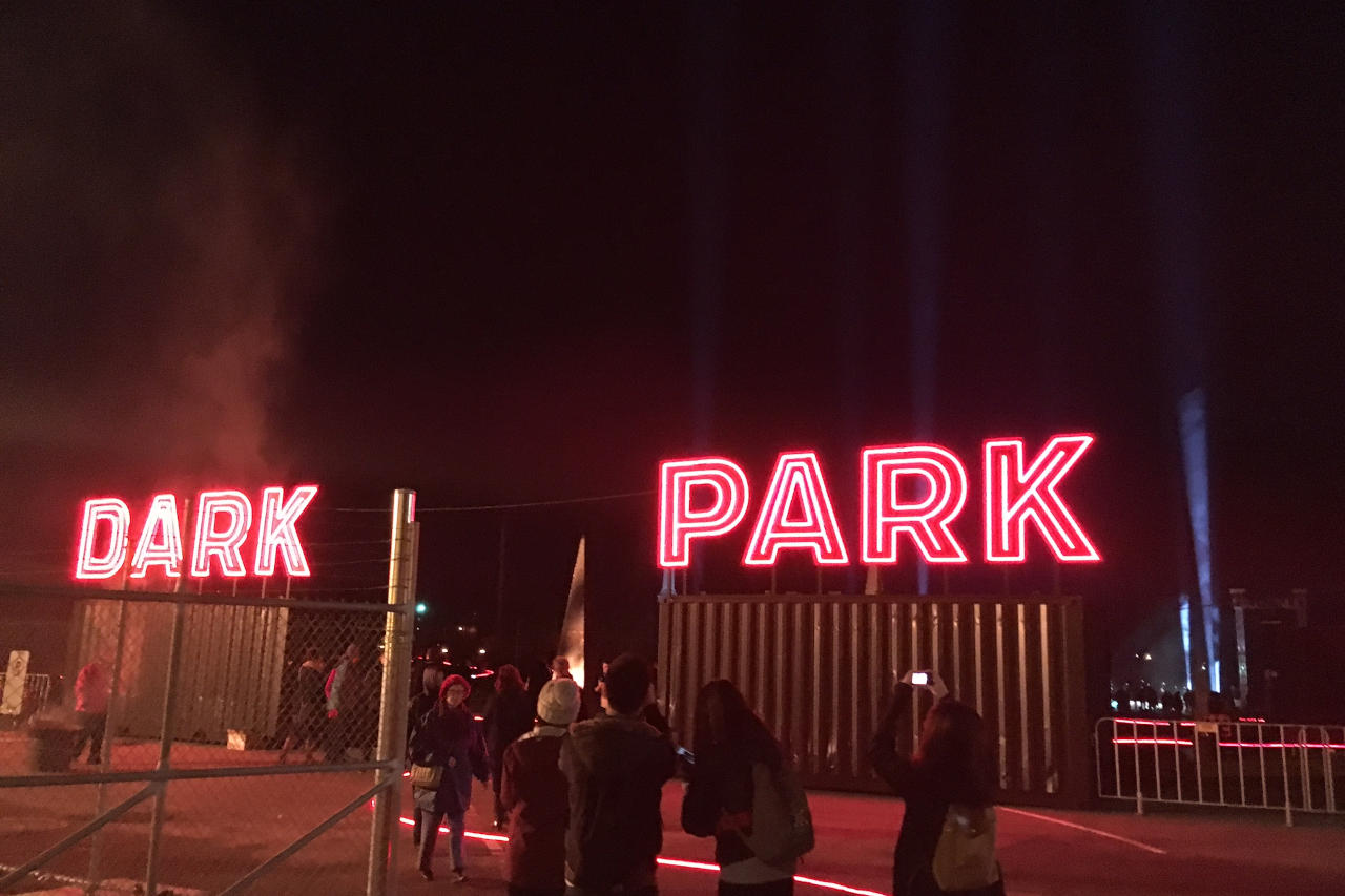 Dark MOFO Neon signs House of Mirrors